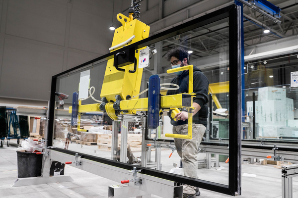 image - How Muraflex reacted quickly to maintain the shortest Lead Times in the Industry